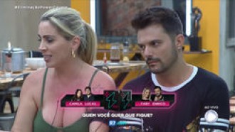 Faby Monarca bate-boca com André: 'Falso, mascarado'