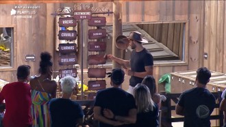 Fazendeiro Netto divide as tarefas da semana