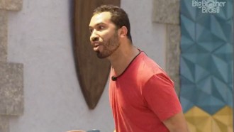 Gil surta no BBB21 após discussão e grita: 'Me coloca no paredão, quero sair'