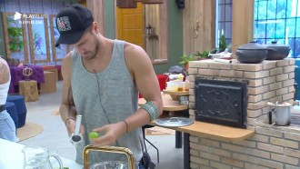 Guilherme Leão faz ceviche apimentado para peões