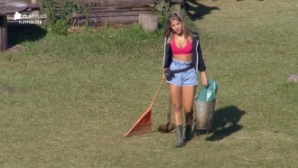 Hari solta a voz ao som de 'Dona de Mim', hit da cantora Iza