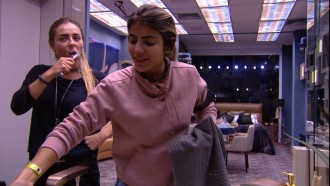 Hariany fala sobre Alan e Carolina: 'Não se assumem'