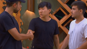 Mirella vira alvo na Ilha Record; Participantes querem salvar Thomaz