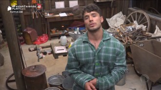 Lucas toca o sino após brigar com Hari e causar punições