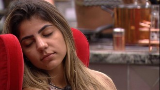 Na cozinha, Hariany dispara: 'Será que eu vou embora?'