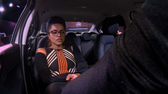 Paula aperta o botão pela segunda vez durante Prova de resistência