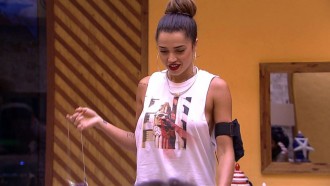 Paula e Ayrton ganham pizza após Jogo da Discórdia