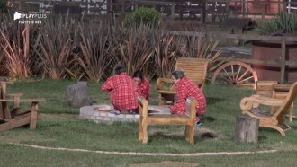 Peoas da baia fazem fogueira: ‘Fogo nas falsianes’, diz Hari