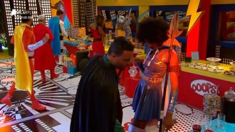 Peões se divertem com cenário da Festa Heróis e Vilões