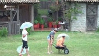 Reveja 6 momentos de amizade entre Hari e Thayse