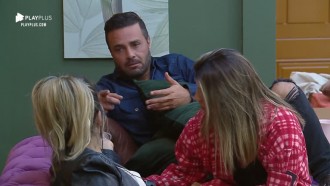 Rodrigo confronta Thayse sobre comentário em programa ao vivo