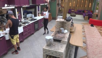 Sabrina confunde Proclamação da República com Independência