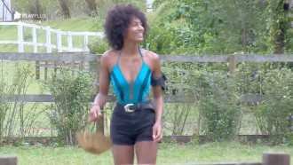 Sabrina Paiva canta Regime Fechado, de Simone e Simaria