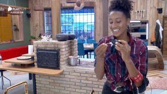 Sabrina Paiva e Thayse Teixeira relembram sucesso de Elis Regina