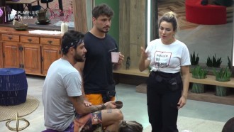 'Saiu um câncer daqui', diz Lucas após saída de Andréa Nóbrega