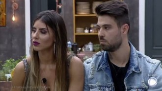 Thais e Douglas são salvos da DR após votação dos competidores