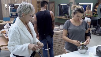 Thayse alerta sobre consumo de ovo cru: 'Perigoso e arriscado'