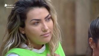 Thayse enfrenta Andréa: 'É feio acusar alguém sem fundamento'