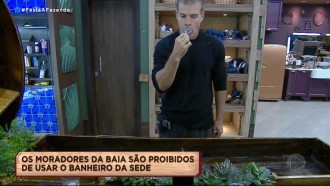 Túlio causa punição após usar banheiro da sede