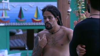 Viegas especula sobre o Paredão: 'Vai o Mahmoud, Ayrton e Paulinha'
