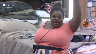 Jojo conta piada aos peões - A Fazenda 12