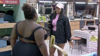 Peoas planejam tarefas na sede - A Fazenda 12