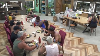 Peões almoçam na sede - A Fazenda 12