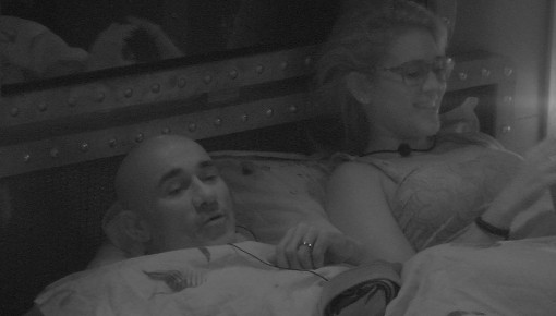 Ayrton brinca com Gleici: 'Tem uma enteada e um enteado'