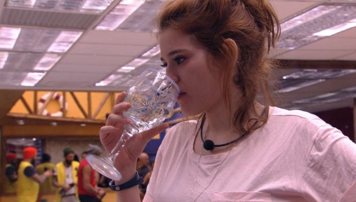 Ayrton e Ana Clara se desentendem: 'Vou rezar pra gente sair', diz o pai
