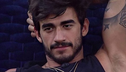 BBB20 - Guilherme não segura a emoção ao receber recado do irmão gêmeo