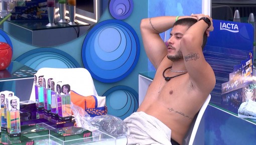 Arthur Aguiar, do BBB 22, critica Natália no Quarto do Líder