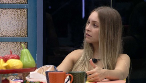 Carla Diaz reclama de brother no BBB21: 'Não brinco mais'