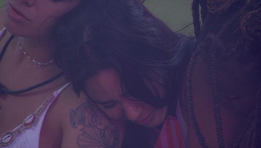 Isabelle chora durante Festa da Líder Raquele no BBB 24