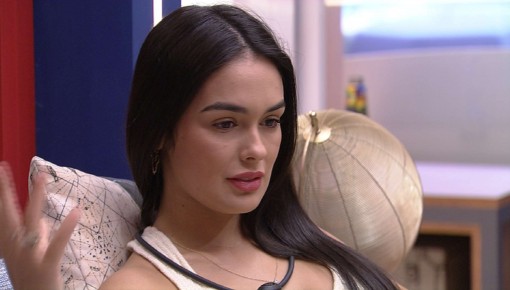 Larissa analisa seu jeito de falar: 'Fui saber aqui'