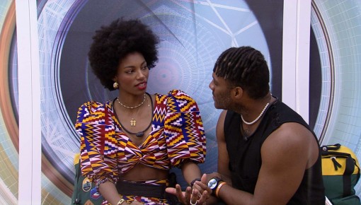 No BBB 23, Fred Nicácio dá selinho em Tina