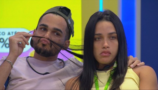 No BBB 25, João Gabriel faz compras do VIP abraçado em Eva