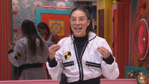Renata volta à casa do BBB 25 e dispara: 'A surucucu voltou'