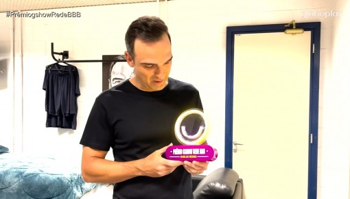 Tadeu Schmidt recebe menção honrosa no Prêmio gshow Rede BBB