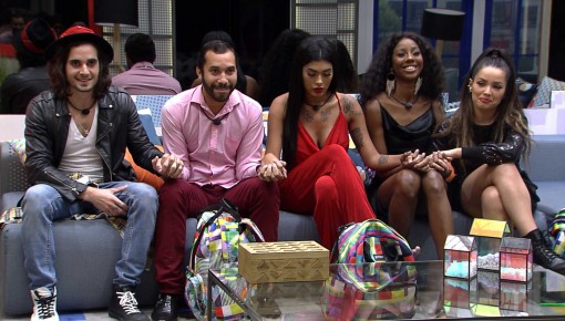 Tiago Leifert fala com brothers na noite da 15ª Eliminação