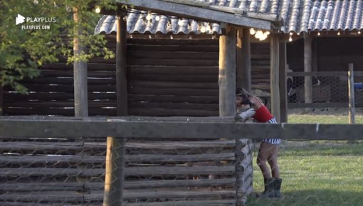 Hari conversa com porcos: 'Do nada eu tô namorando com o Lucas'