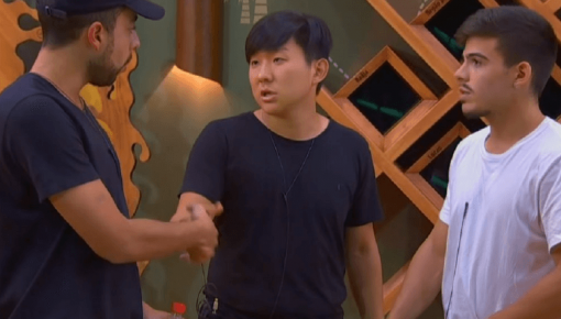 Mirella vira alvo na Ilha Record; Participantes querem salvar Thomaz