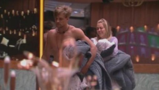 Tour do ronco: Brothers não conseguem dormir, fazem DR e troca-troca de quartos!