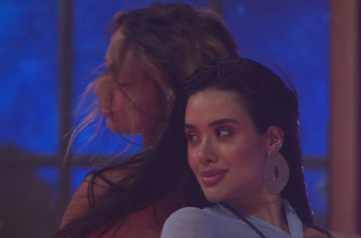 Após treta, Samira pede para tirar foto com Jordana: 'Duelo'