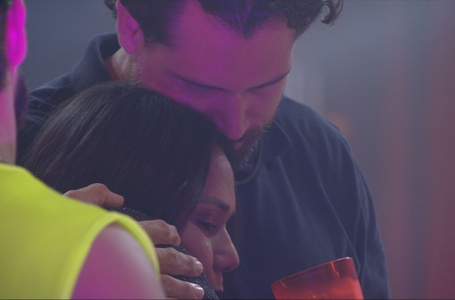 Chaiany chora e é consolada por Brigido e Alberto Cowboy