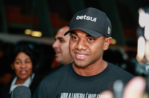 Davi Brito enfrenta Sacha Bali no Fight Music Show, em São Paulo