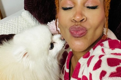 Karol Conká faz 40 anos e comemora: 'Respeita a mamacita'