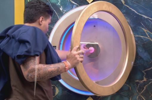 Pedro aperta botão de desistência no BBB 26