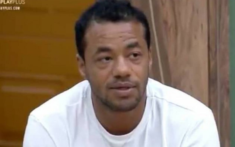 Expulso, Phellipe Haagensen é ignorado pela direção da Record durante festa