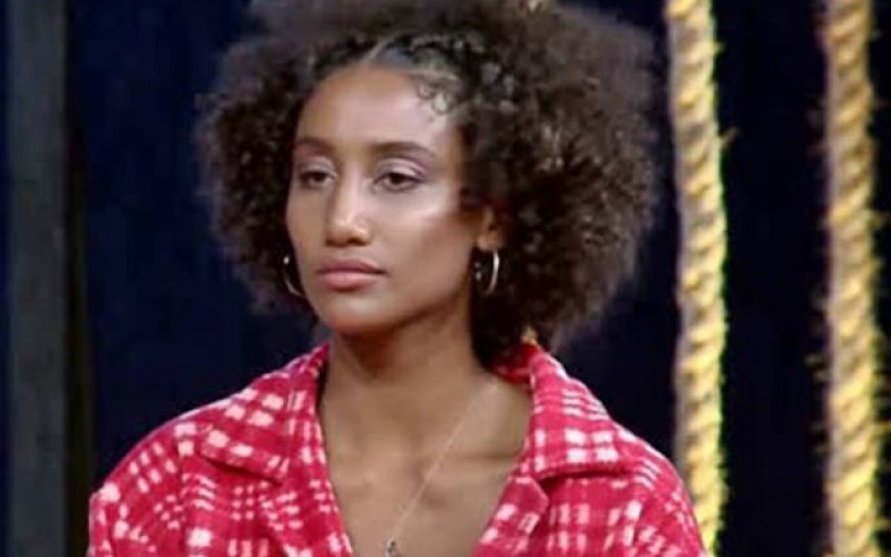 Sabrina Paiva rasga o verbo após acusação de traição no reality