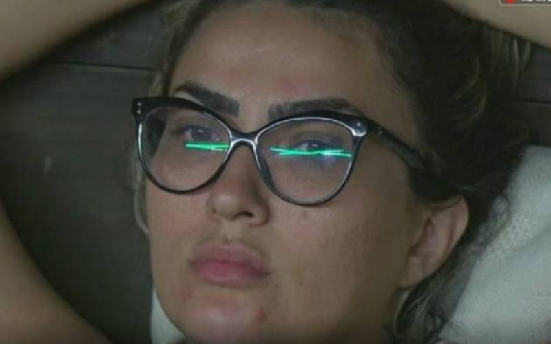 Thayse Teixeira cogita expulsão e dispara: “Será que rende?”